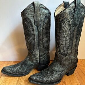 Circle G Distressed Black Wing and Cross Cowboy Boots - Size 7